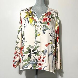 Tribal Jeans Light Soft Pink Floral Print V-Neck Lightweight Medium Top Spring